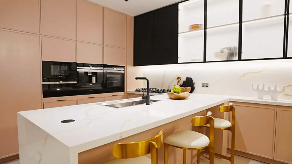 3 bedrooms in Weybridge Gardens 2