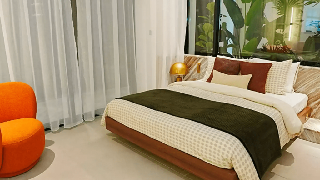 3 bedrooms in Weybridge Gardens 2