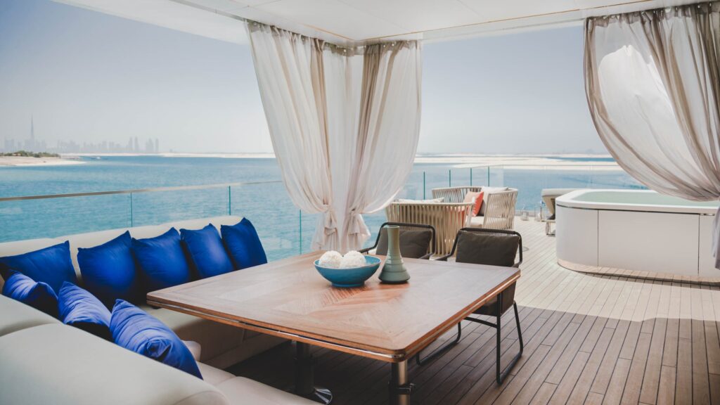 2 bedrooms in Honeymoon Island and The Floating Seahorse